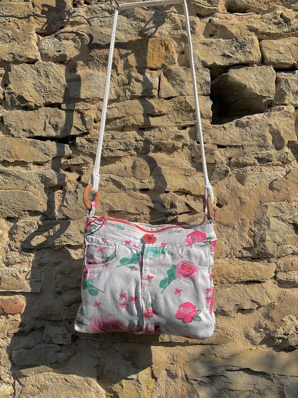 Handtasche für Mädchen mit Blumenmuster Handtasche für Mädchen mit Blumenmuster