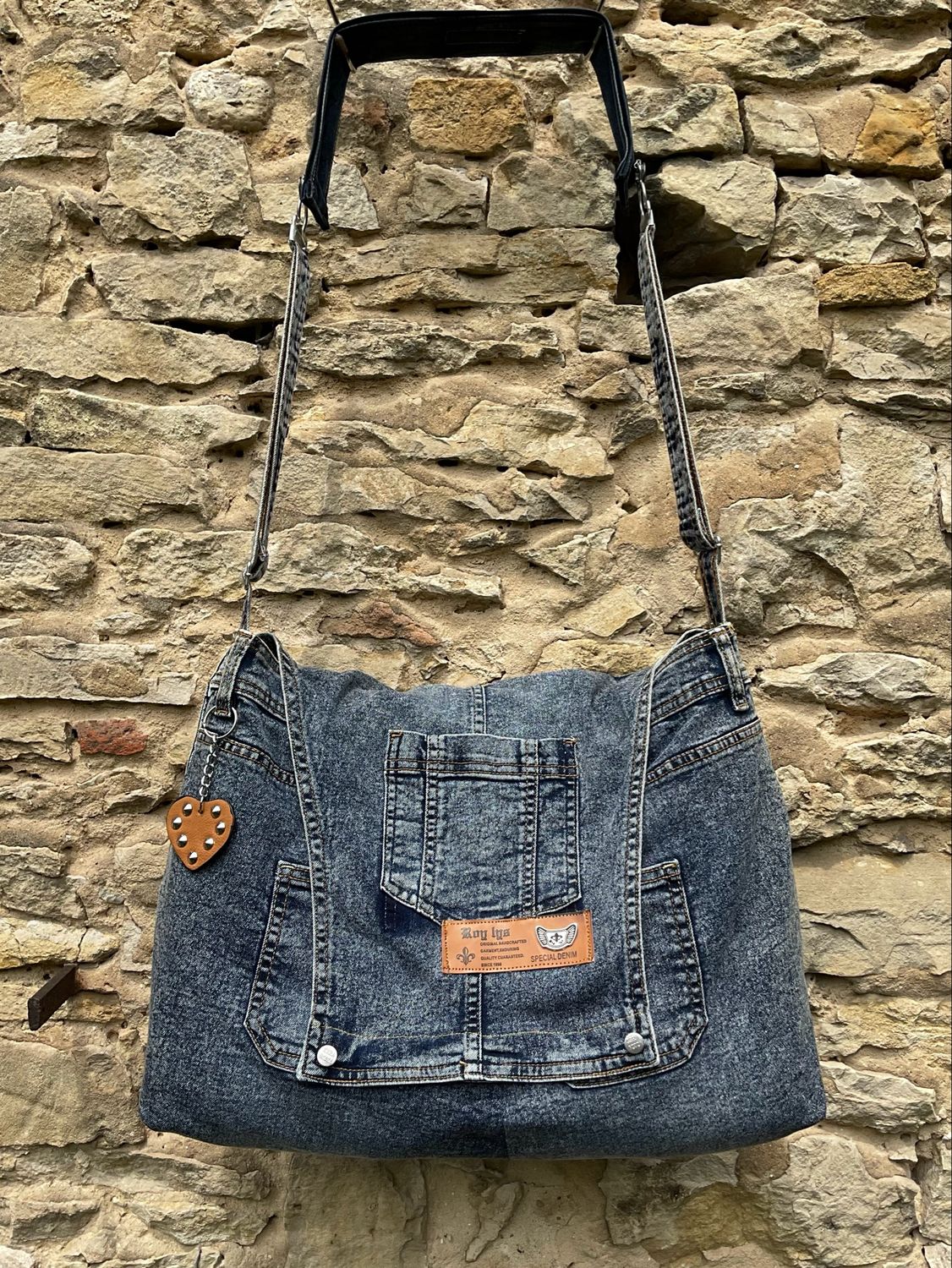 Messenger Bag aus Jeans Latzhose