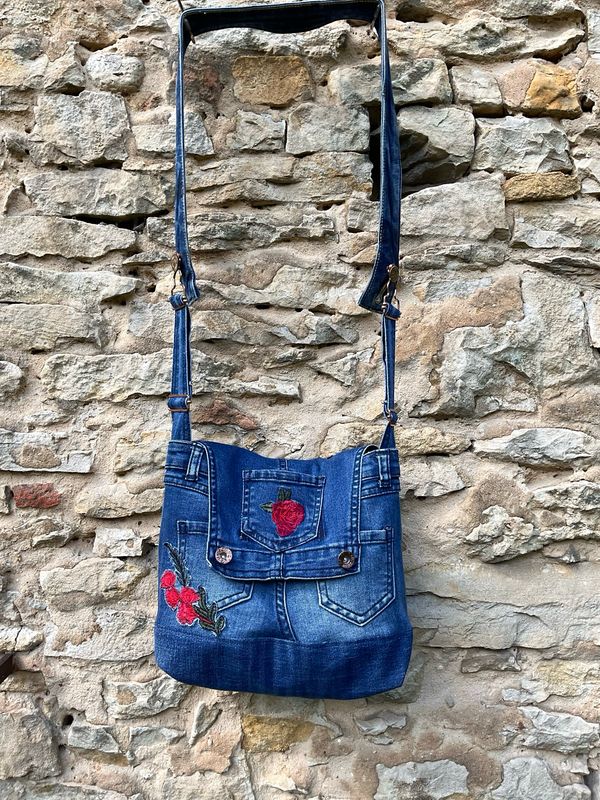Handtasche Jeanstasche mit Klappe Rosen Handtasche Jeanstasche mit Klappe Rosen