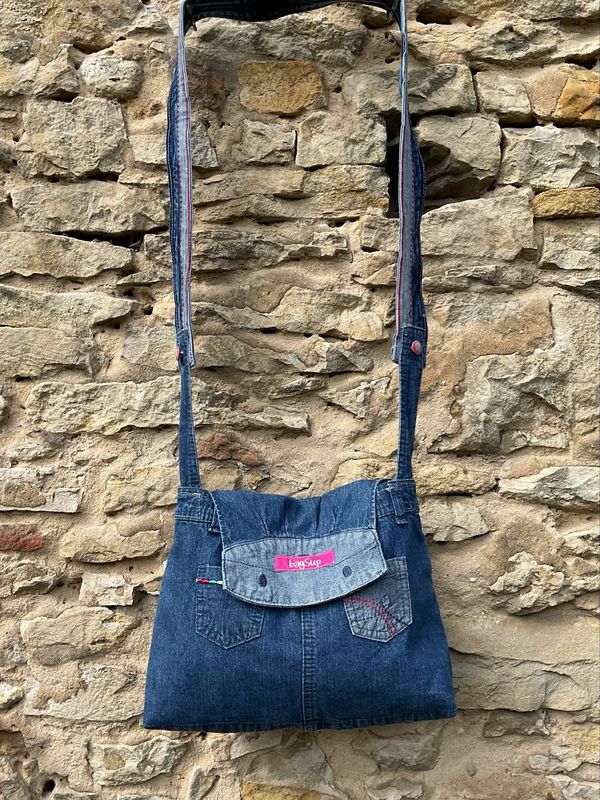 Kleine Handtasche mit Klappe Mädchen Kleine Handtasche mit Klappe Mädchen