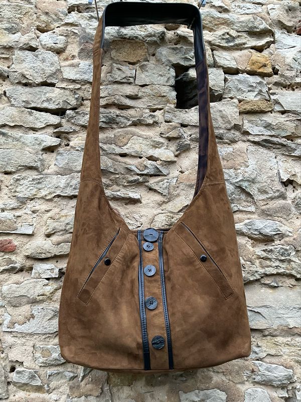Hobo Bag braun aus weichem Wildleder