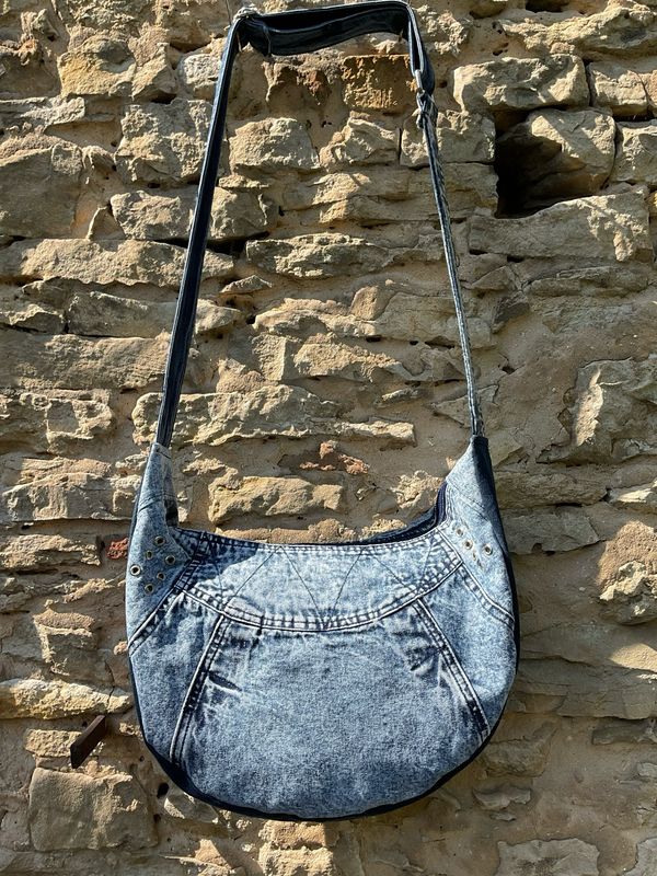 Moonbag Banana Bag aus Jeansjacke Moonbag Banana Bag aus Jeansjacke
