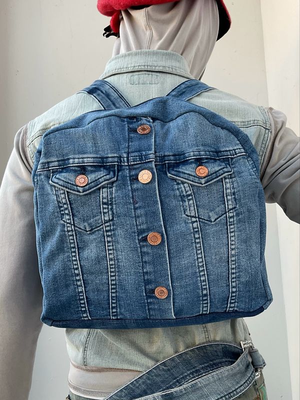 Jeans Rucksack klein aus Jeansjacke Jeans Rucksack klein aus Jeansjacke