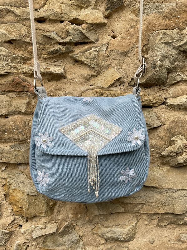 Kleine Handtasche Jeanstasche mit Pailletten Kleine Handtasche Jeanstasche mit Pailletten