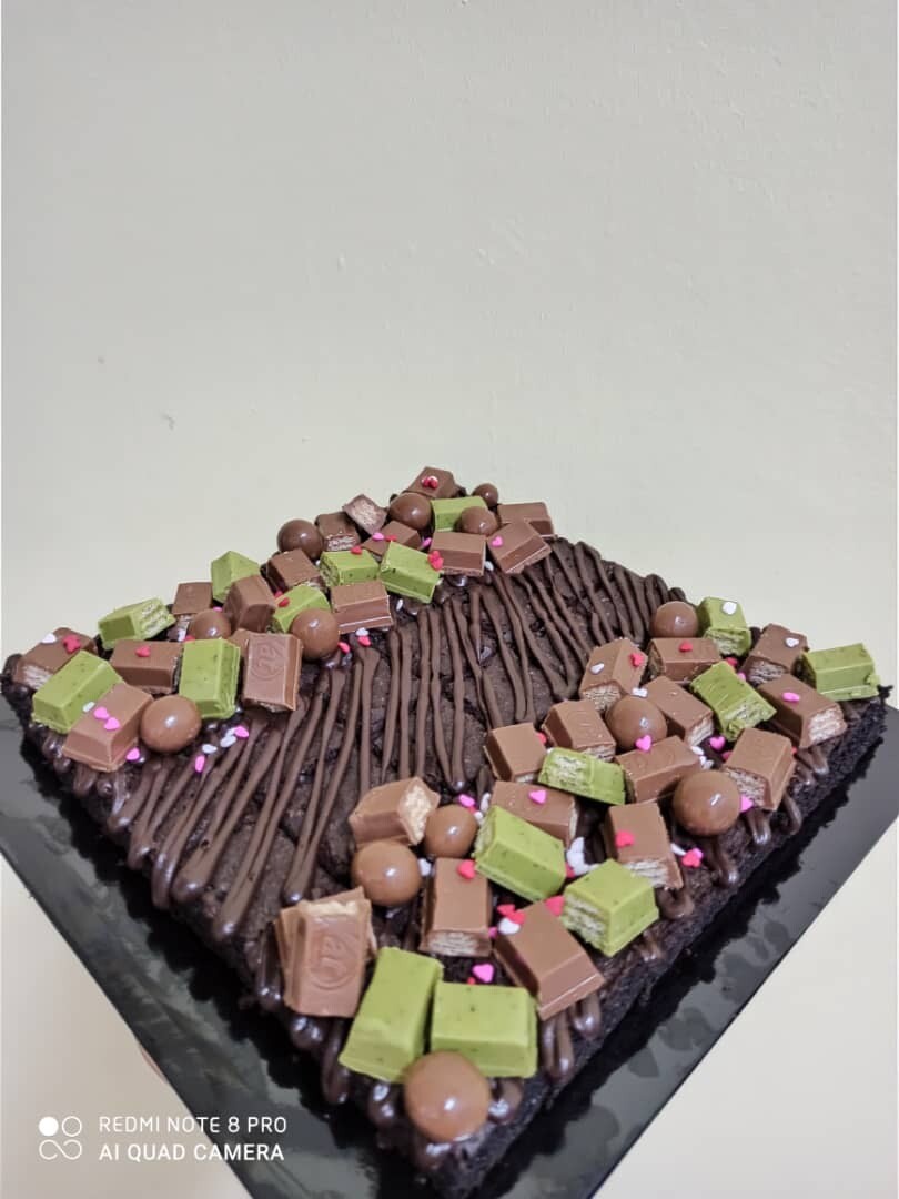 KITKAT BROWNIES