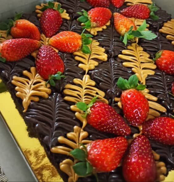 STRAWBERRY BROWNIES