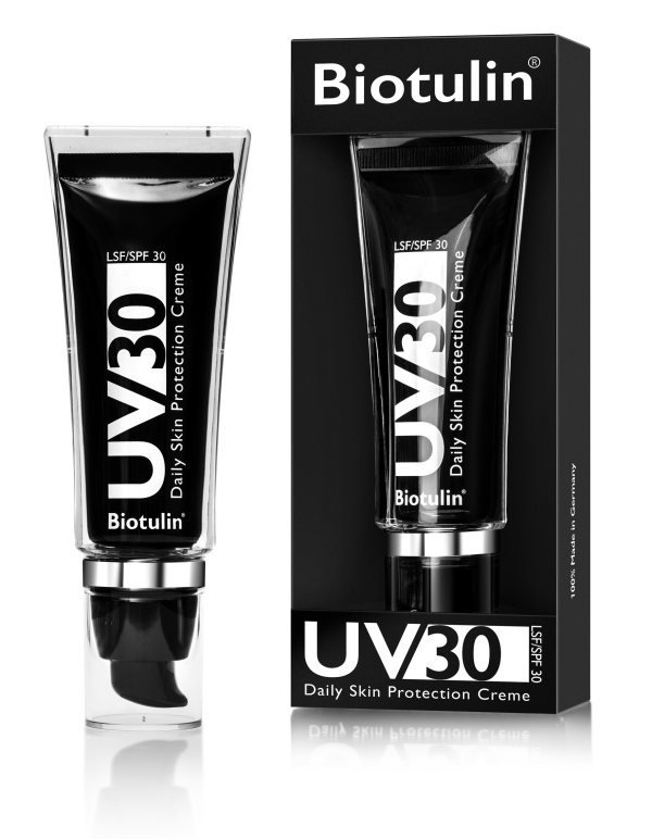 Crème quotidienne de protection de la peau UV30 (45ml)*.
