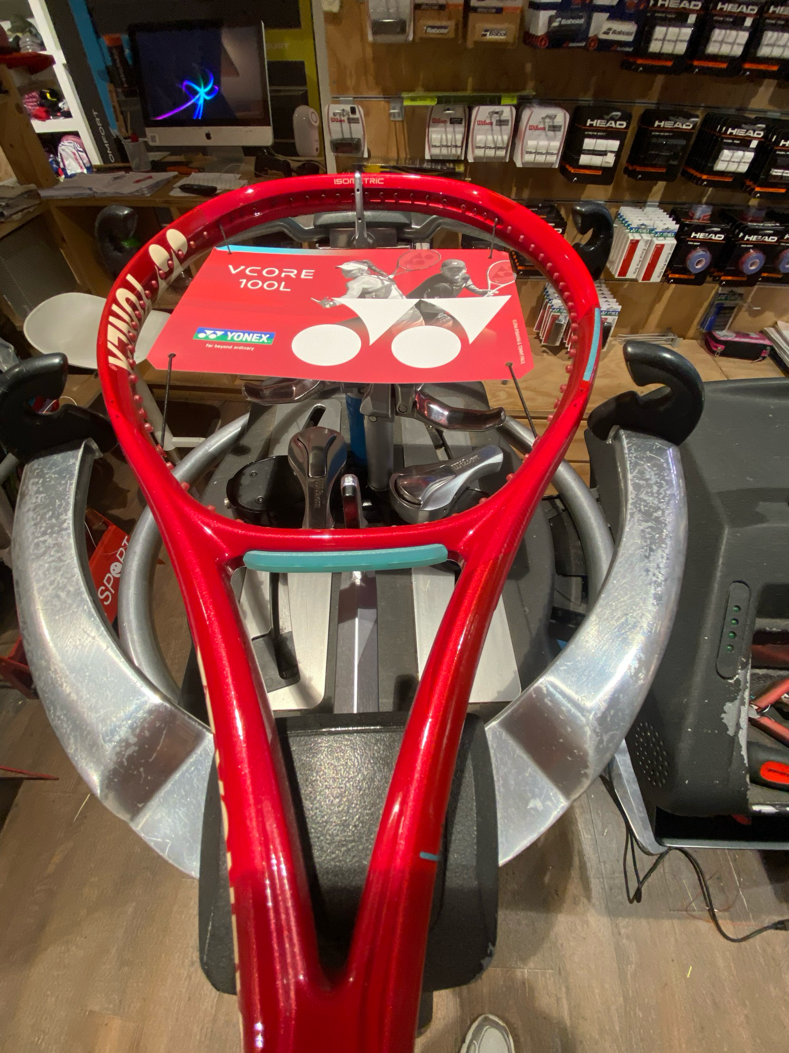 YONEX VCORE 100L Ruby Red