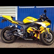 Yamaha R1