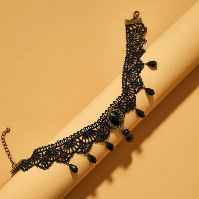 Vintage Goth Velvet Lace Necklace in Black