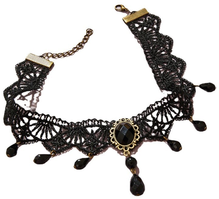 Vintage Goth Velvet Lace Necklace in Black