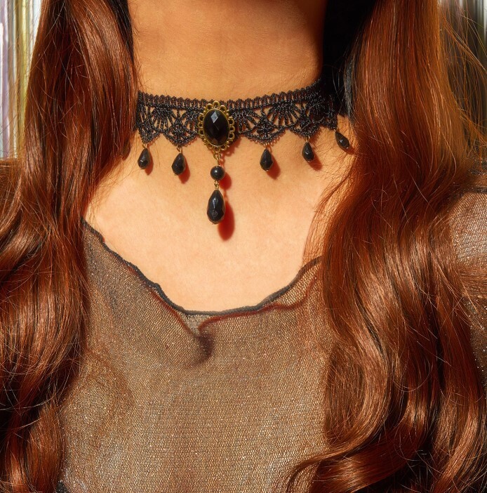 Vintage Goth Velvet Lace Necklace in Black