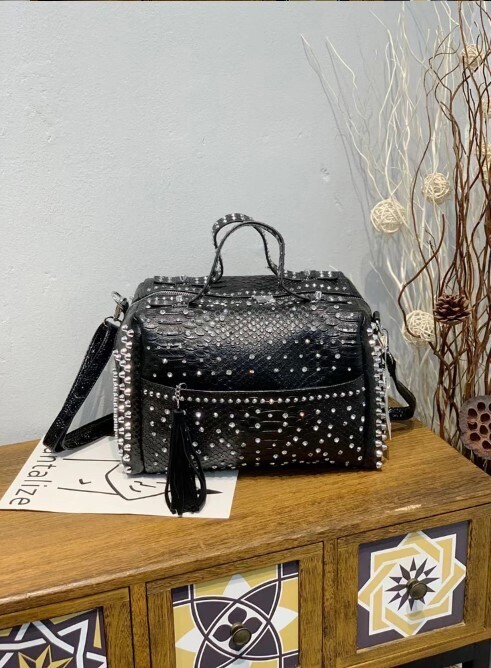Stylish Large Capacity Rivet Women Tote Bag