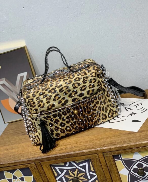 Stylish Large Capacity Rivet Women Tote Bag