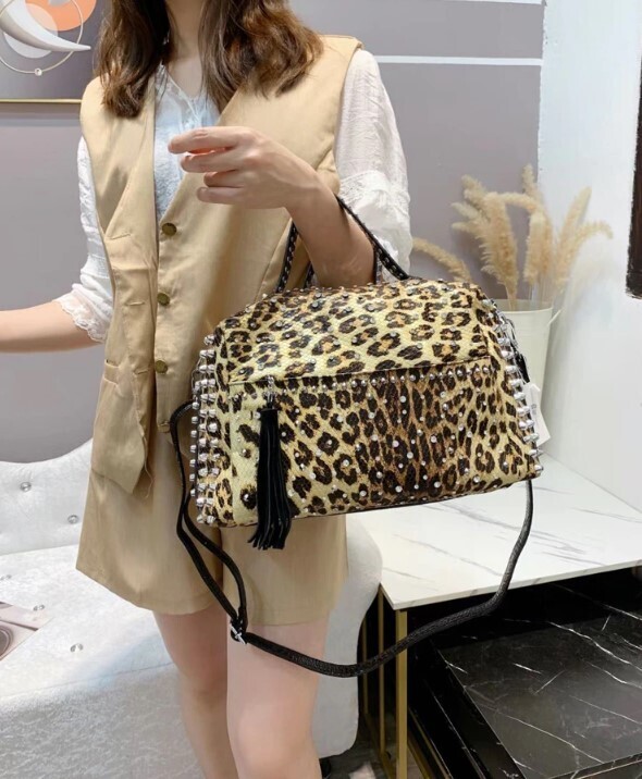 Stylish Large Capacity Rivet Women Tote Bag
