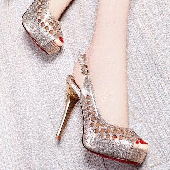High Heels Peep-toe Fashion Sandals in Black and Gold
