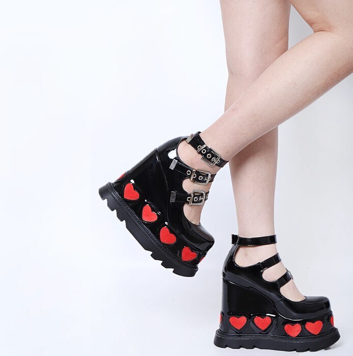 Black Gothic Hearts Chunky Heels Pumps