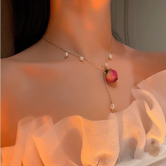 Elegant Pearl and Rose Chain Necklace