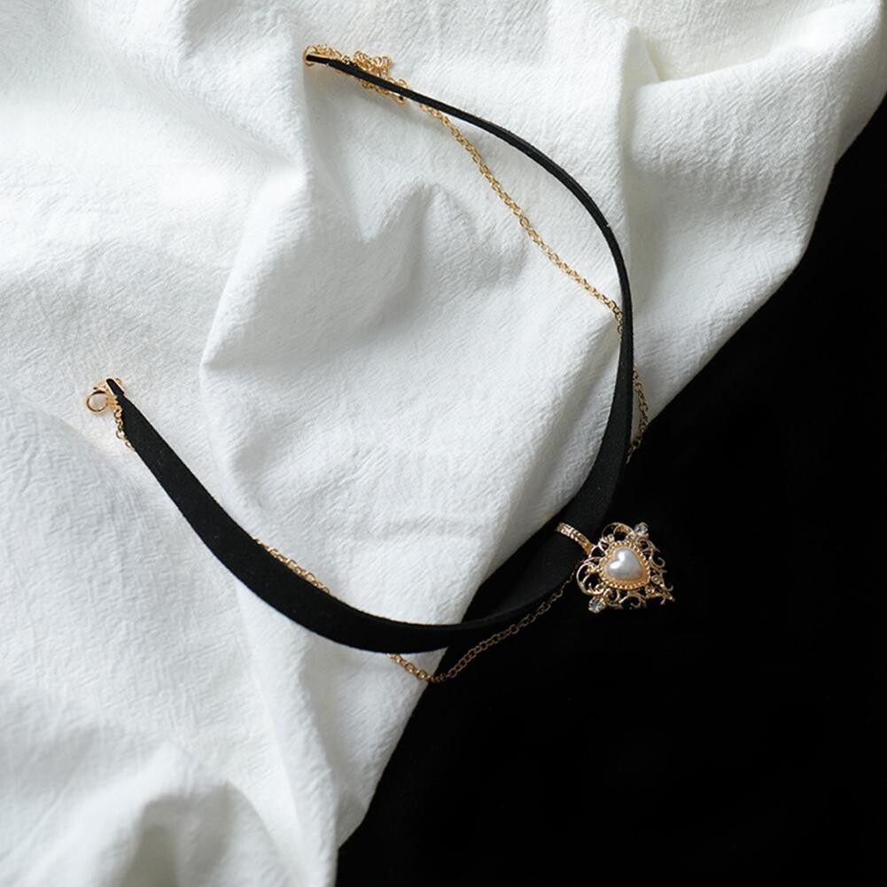 Heart Shape Gothic Choker Necklace