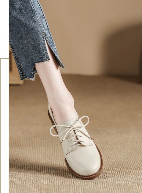 Elegant Black and Beige Medium Heel Women Oxford Shoes