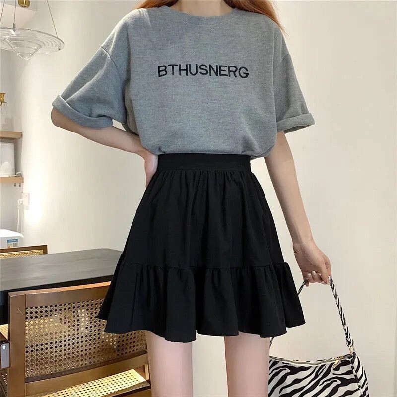 Cute Elastic Waist Pleated Skirt in Black and White