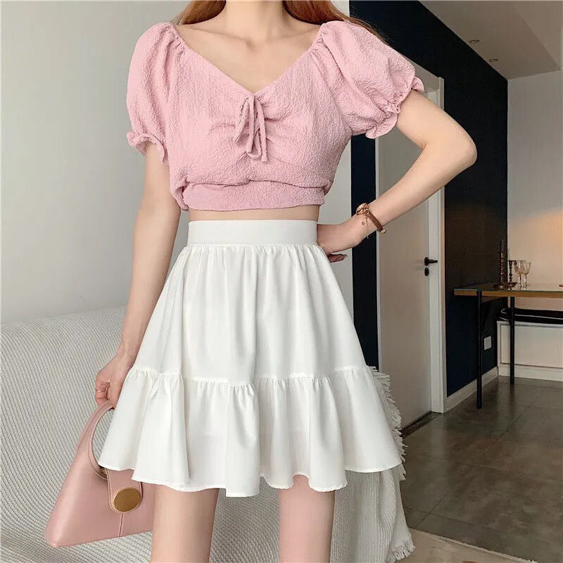 Cute Elastic Waist Pleated Skirt in Black and White