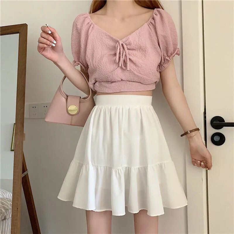 Cute Elastic Waist Pleated Skirt in Black and White