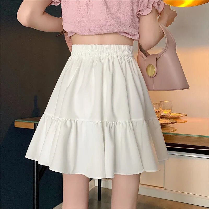 Cute Elastic Waist Pleated Skirt in Black and White
