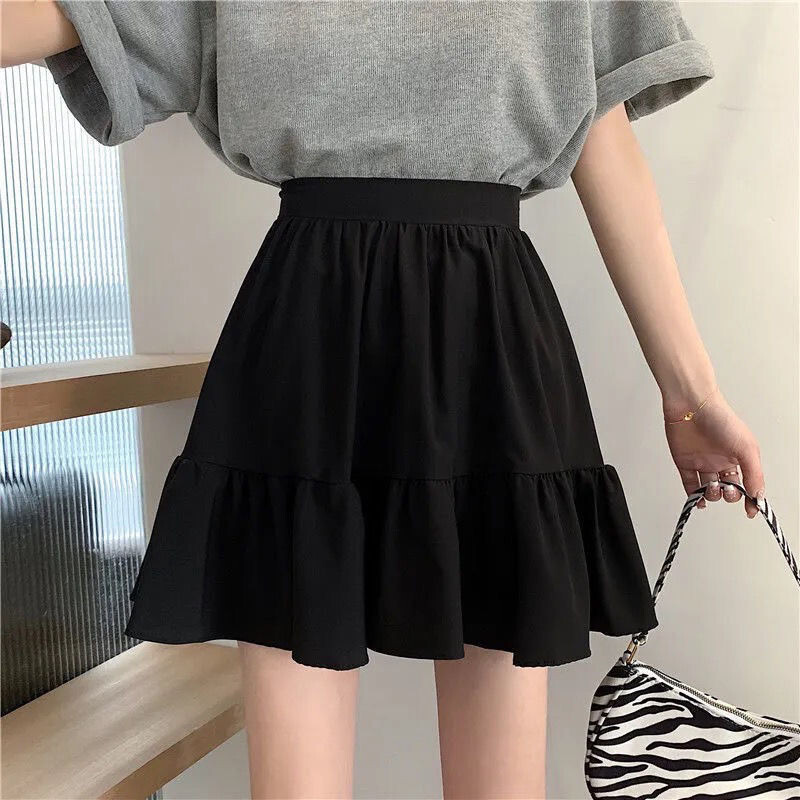 Cute Elastic Waist Pleated Skirt in Black and White