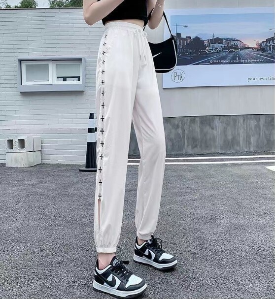 Women Casual Sweatpants in Black and White