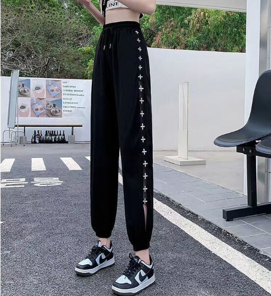 Women Casual Sweatpants in Black and White