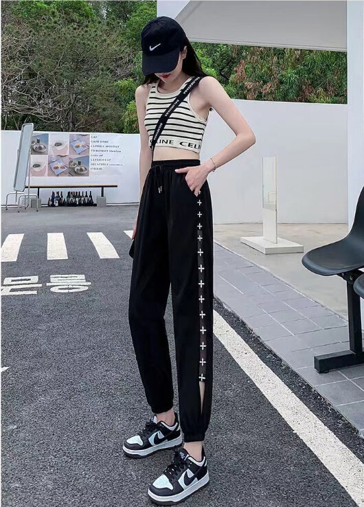 Women Casual Sweatpants in Black and White