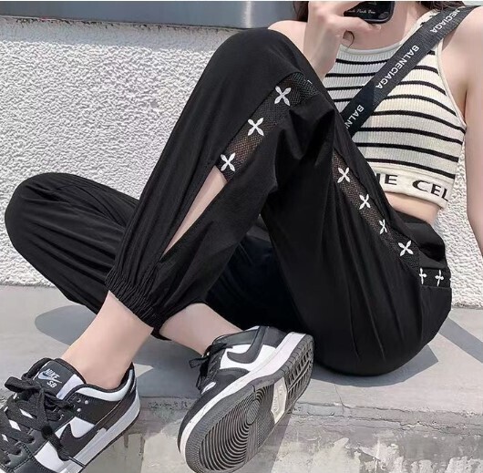 Women Casual Sweatpants in Black and White