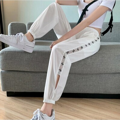 Women Casual Sweatpants in Black and White