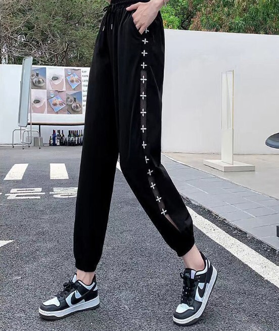 Women Casual Sweatpants in Black and White