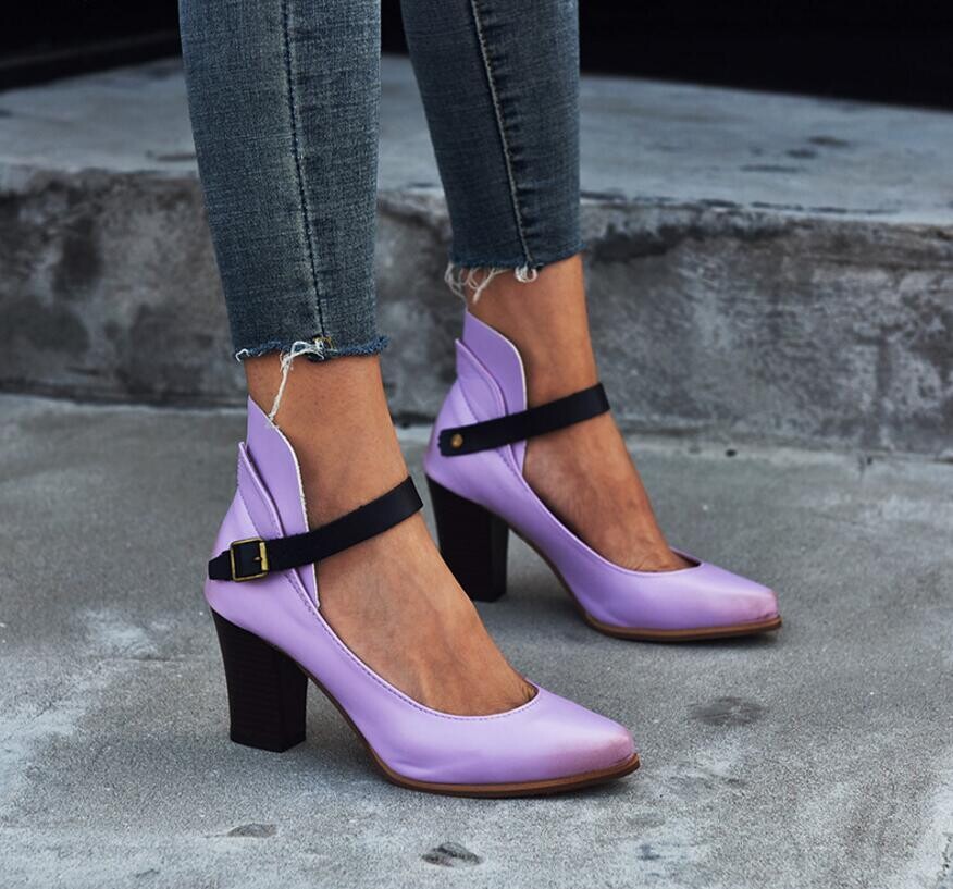 Retro Style Thick Heels Pointed Toe Shoes