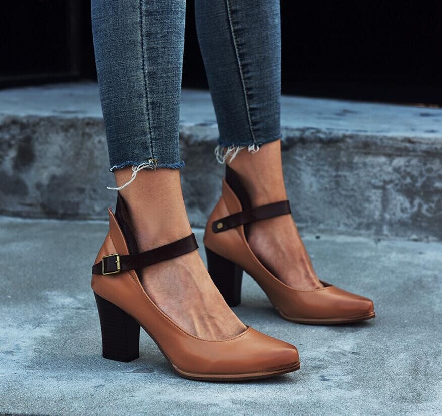 Retro Style Thick Heels Pointed Toe Shoes