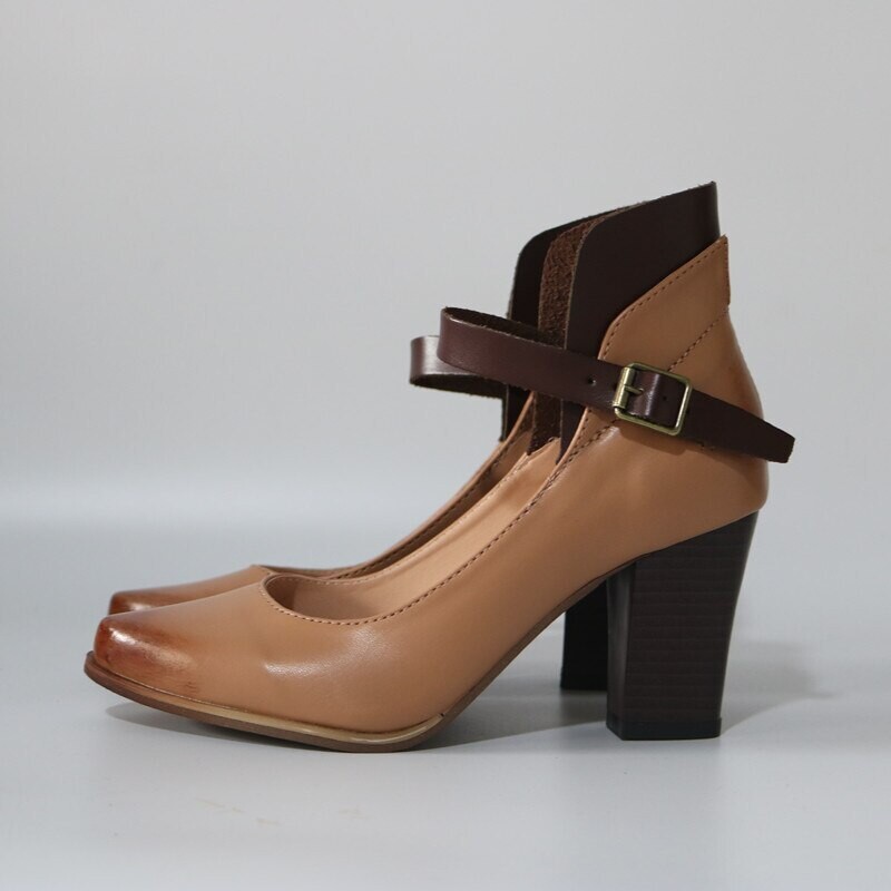 Retro Style Thick Heels Pointed Toe Shoes