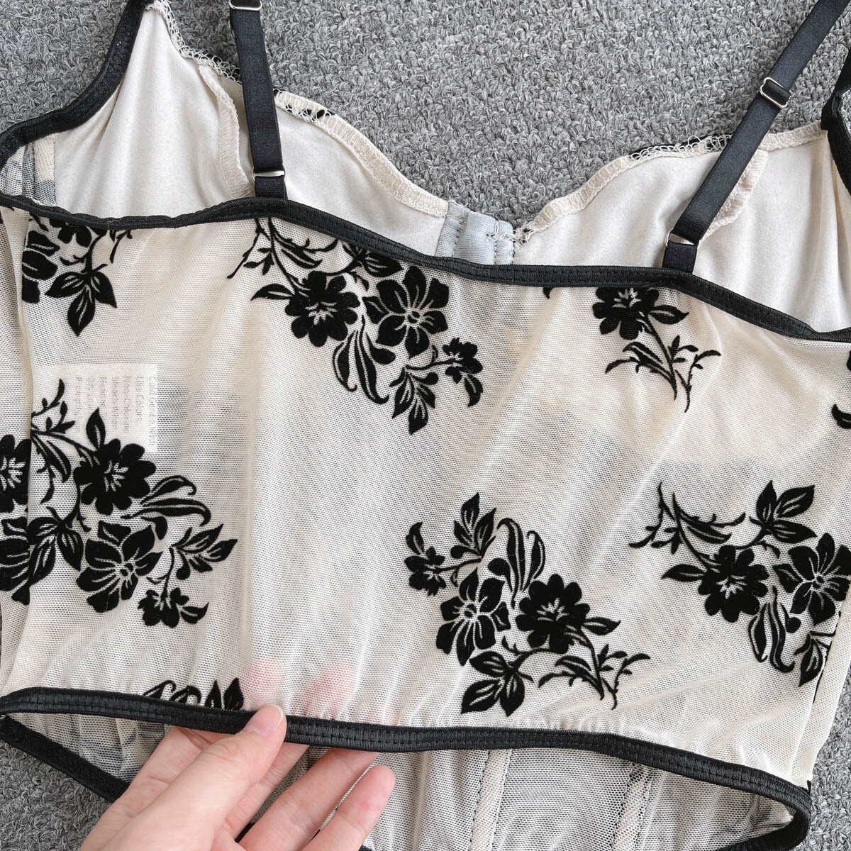 Mesh Patchwork Padded Embroidery Lace Crop Top