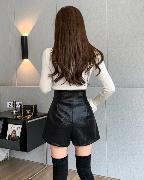 High Wasited Front Zipper PU Leather Shorts