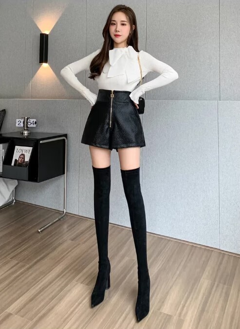High Wasited Front Zipper PU Leather Shorts