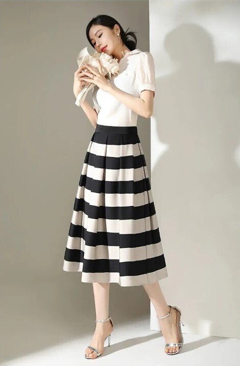 Black and White Striped Pleated Long Skirt