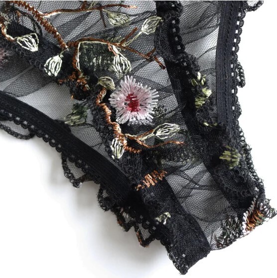 Sexy Embroidery Black Lace Lingerie Set