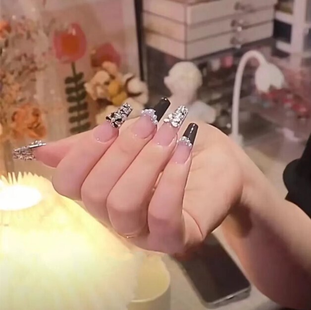 Gorgeous French False Nails with Bow and Pearl Decor