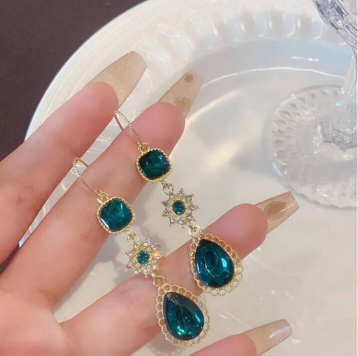 Exquisite Luxury Zircon Long Earrings