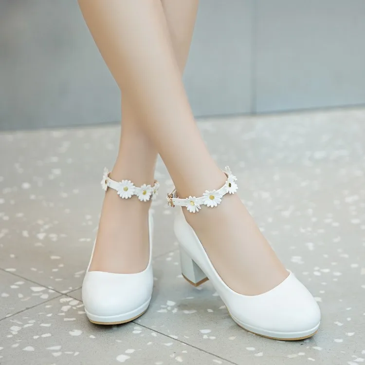 Kawaii Women&#39;s Daisy Ankle Strap Platform Pumps