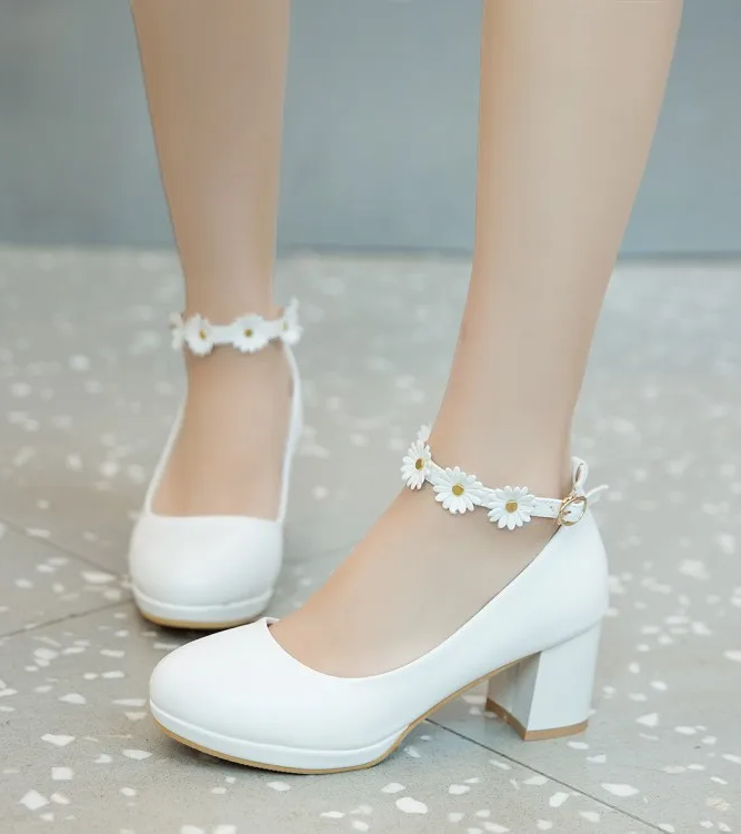Kawaii Women&#39;s Daisy Ankle Strap Platform Pumps