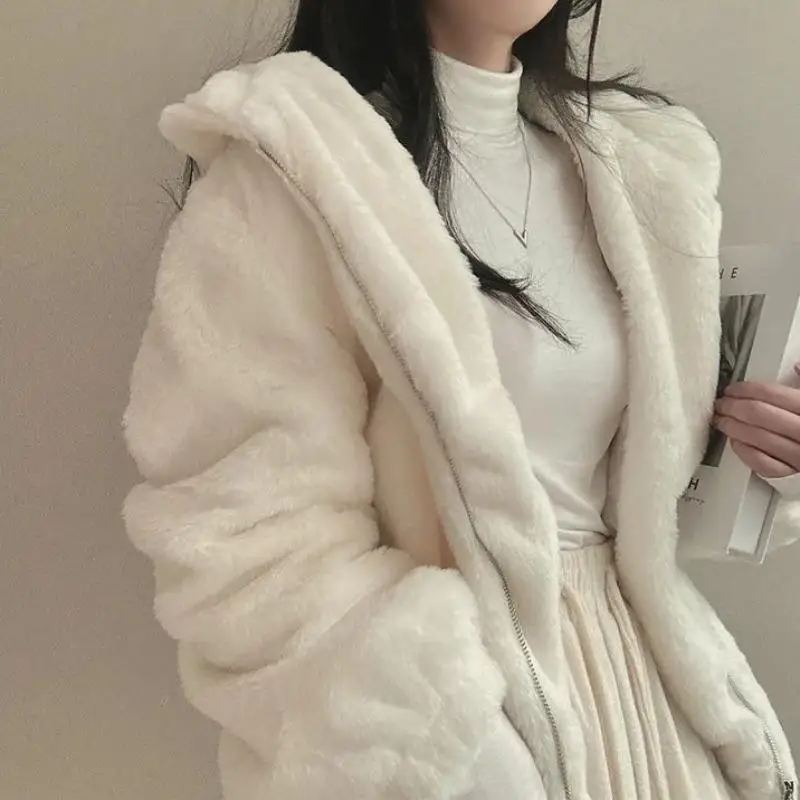 Kawaii Hooded Plush Women&#39;s Coat