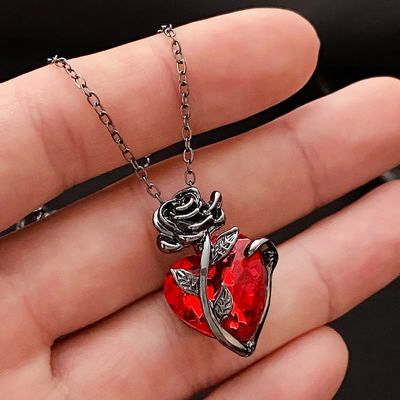 Gothic Rose Heart Love Necklace