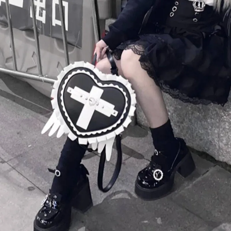 Chic Heart Wing Ita Mochila Contrast Color Backpack